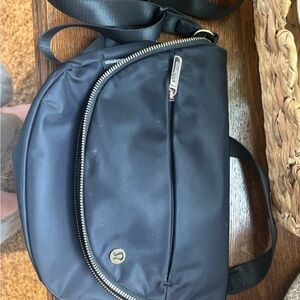 Lululemon 5 L festival bag